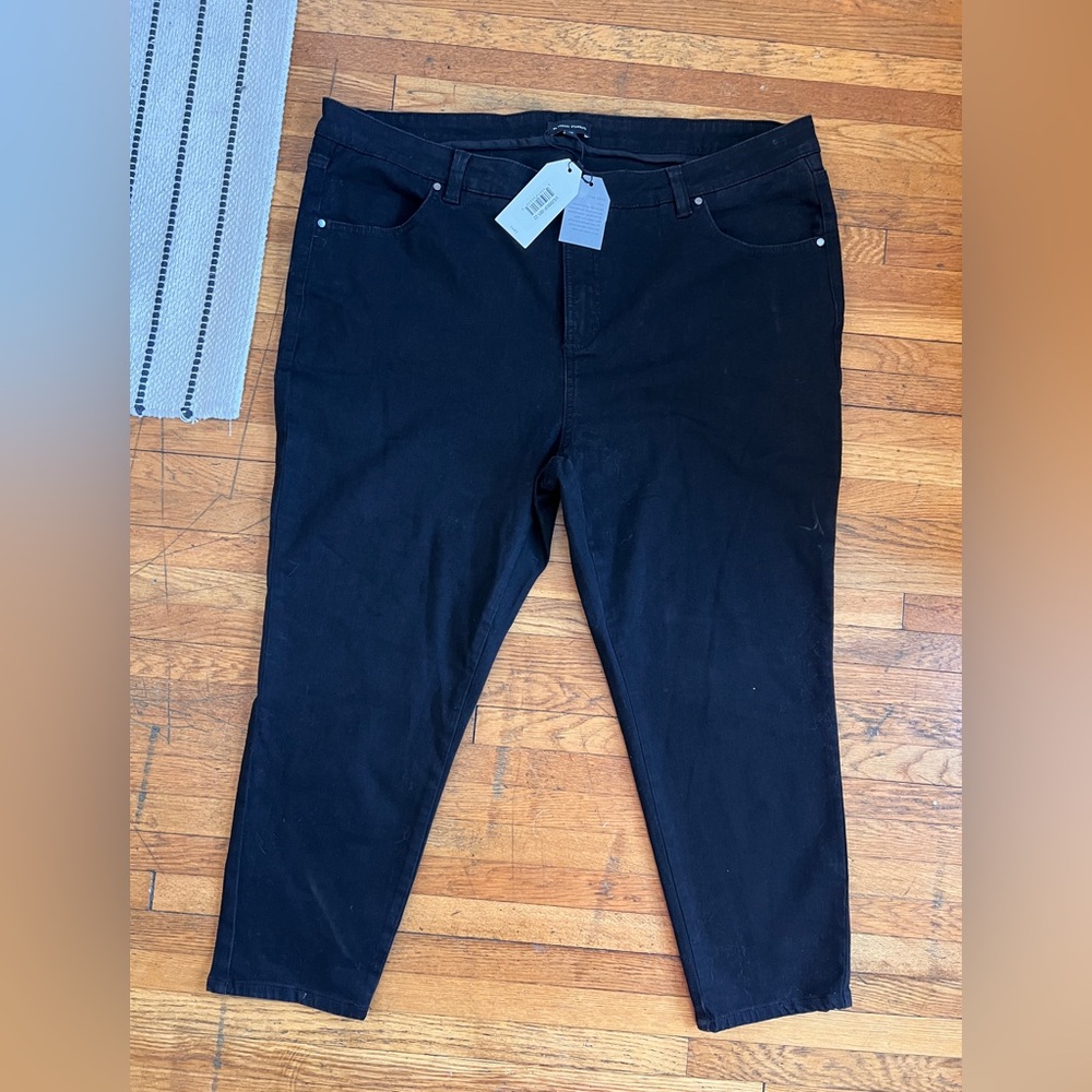 22P Universal Standard black jeans